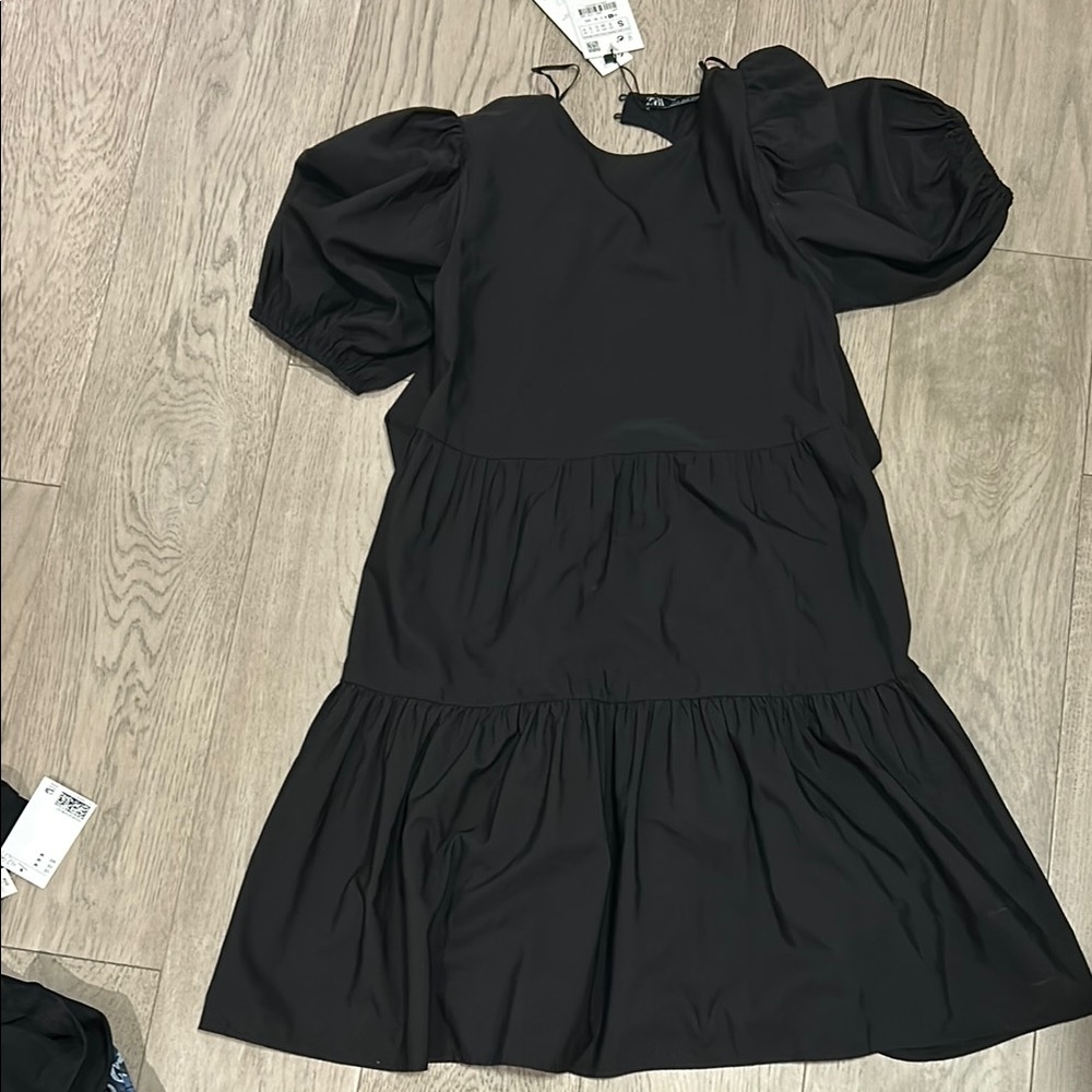 Zara Black A-line Mini Dress with Tiered Design and Short Sleeves